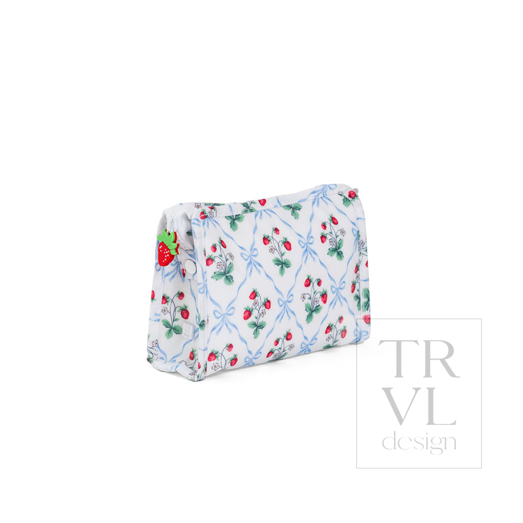 ROADIE SMALL Zip Pouch - BERRY NICE - Travel Pouches